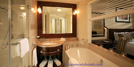 master bathroom en-suite